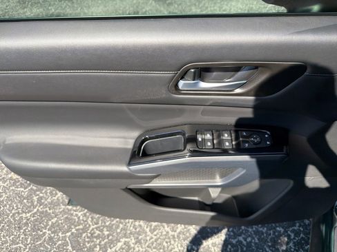 Certified 2024 Nissan Pathfinder SL image 16