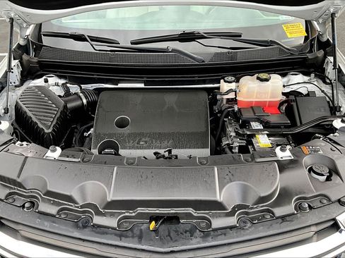 Used 2023 Chevrolet Traverse LS image 32