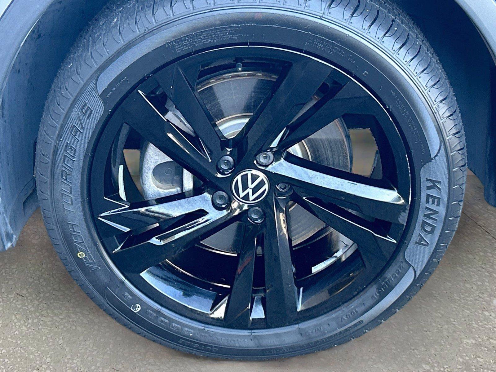 Used 2023 Volkswagen Tiguan SE R-Line FWD image 42