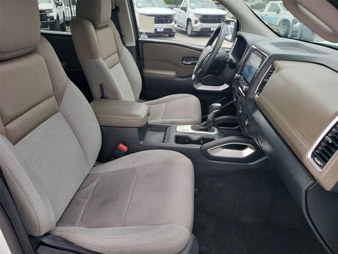 Used 2022 Nissan Frontier SV RWD image 19