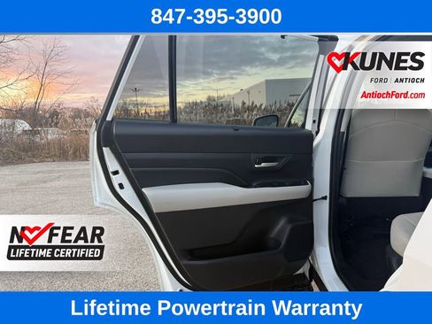 Used 2024 Toyota Grand Highlander XLE image 28