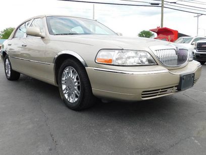 Used 2009 Lincoln Town Car Signature Limited