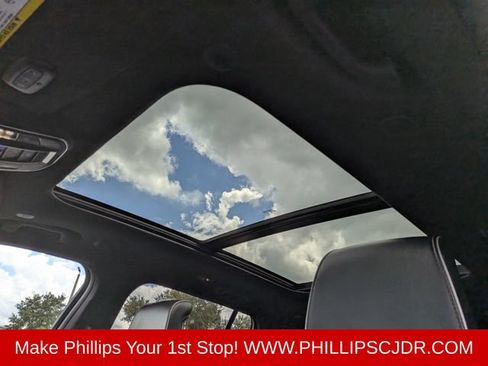 Used 2025 Jeep Grand Cherokee Summit w/ Obsidian Package AWD/4WD image 19