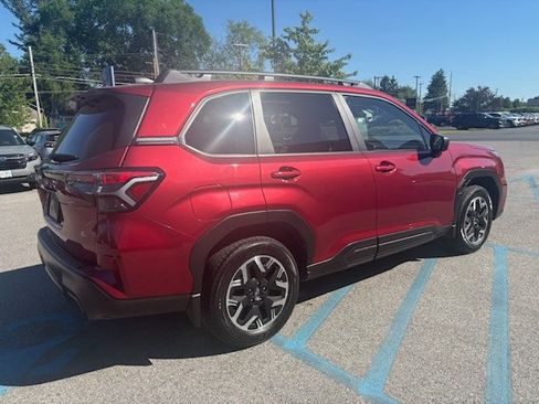 Used 2025 Subaru Forester Premium AWD/4WD image 4