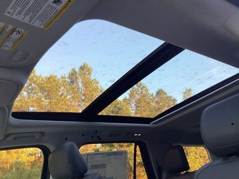 New 2025 Ford Expedition Active image 86