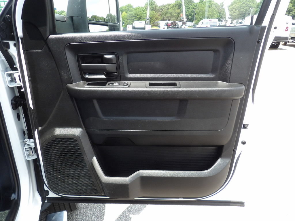 Used 2024 RAM 5500 Tradesman w/ Chrome Appearance Group AWD/4WD image 38