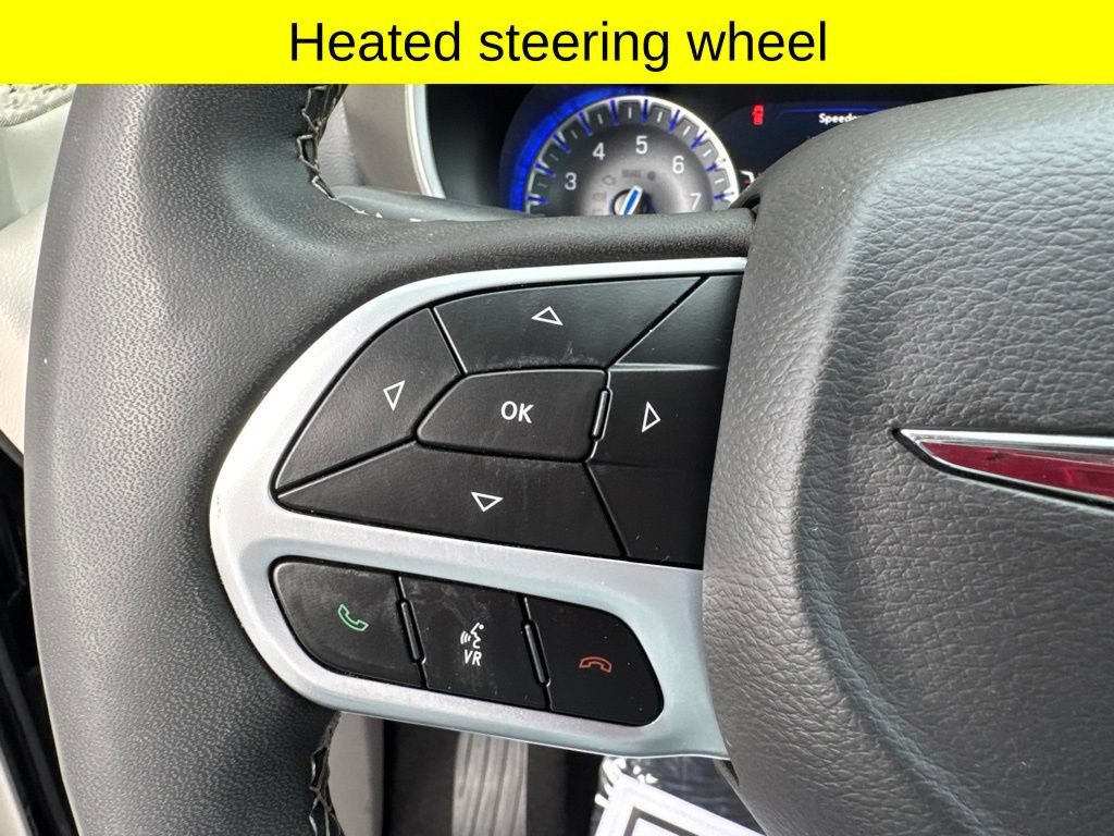 Used 2023 Chrysler Pacifica Touring-L FWD image 20