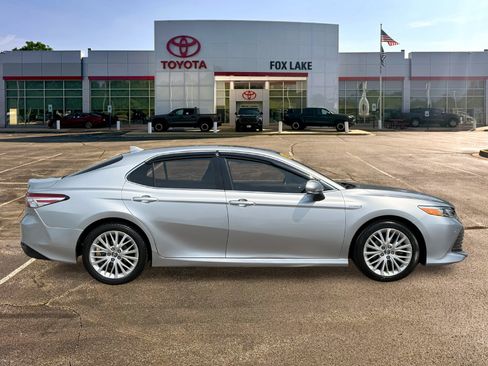 Used 2018 Toyota Camry XLE w/ Audio Package FWD image 6