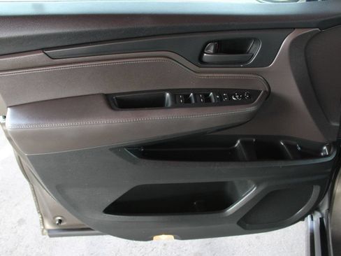 Used 2018 Honda Odyssey EX image 9