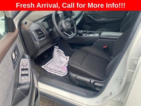 Used 2023 Nissan Rogue S FWD image 8