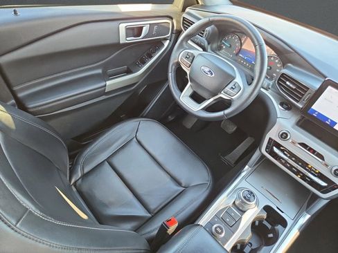 Used 2023 Ford Explorer XLT w/ Equipment Group 202A image 17