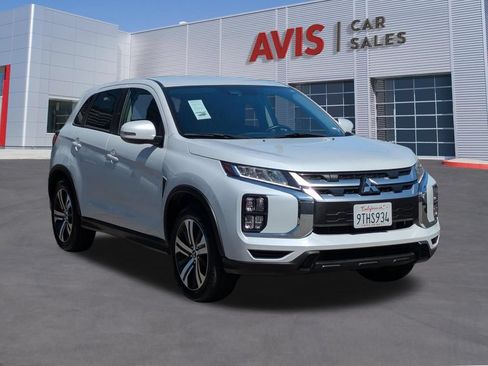Used 2025 Mitsubishi Outlander Sport SE AWD/4WD image 3