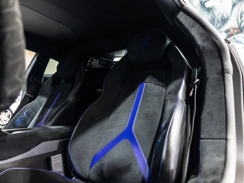 Used 2016 Lamborghini Aventador LP 750-4 Superveloce image 2