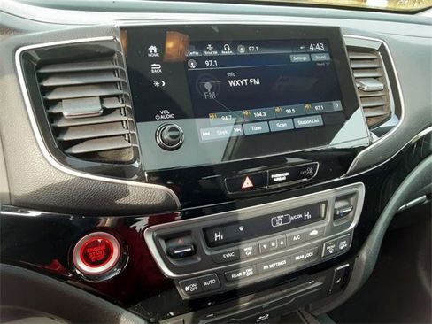 Used 2021 Honda Pilot Touring image 21