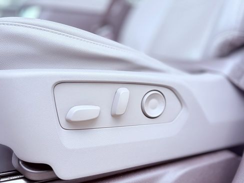 Used 2024 GMC Sierra 1500 SLT w/ SLT Premium Plus Package image 25