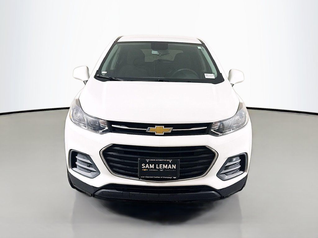 Used 2022 Chevrolet Trax LS w/ Tint and Cruise Package FWD image 2