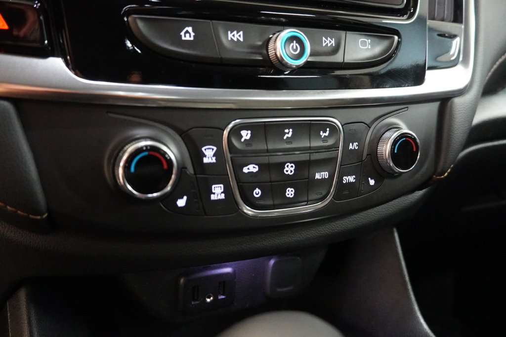 Used 2021 Chevrolet Traverse LT FWD image 8