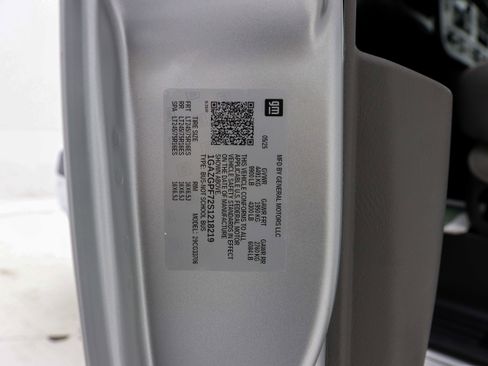 Used 2025 Chevrolet Express 3500 LT w/ LT Preferred Equipment Group image 31