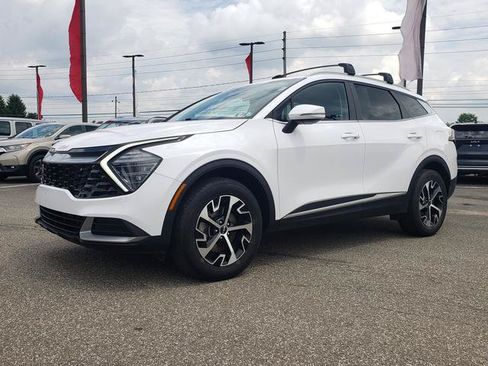 Certified 2024 Kia Sportage EX AWD/4WD image 9