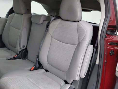 Used 2024 Toyota Sienna LE image 13