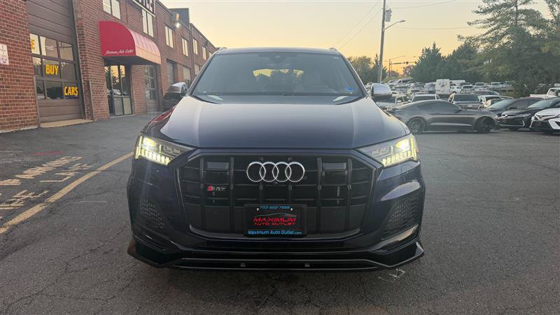 Used 2021 Audi SQ7 Premium Plus w/ Driver Assistance Package AWD/4WD image 2