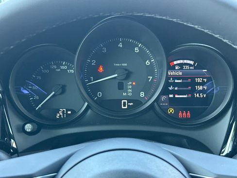 Certified 2025 Porsche Macan AWD/4WD image 28