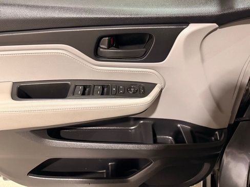 Used 2019 Honda Odyssey EX image 12