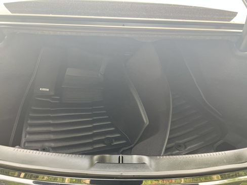 Certified 2023 Chrysler 300 Touring L w/ Safetytec Plus Group RWD image 17