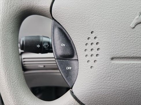 Used 2001 Ford Mustang 2dr Convertible Deluxe image 16