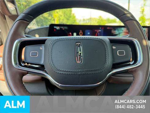 Used 2025 Lincoln Navigator Reserve AWD/4WD image 22