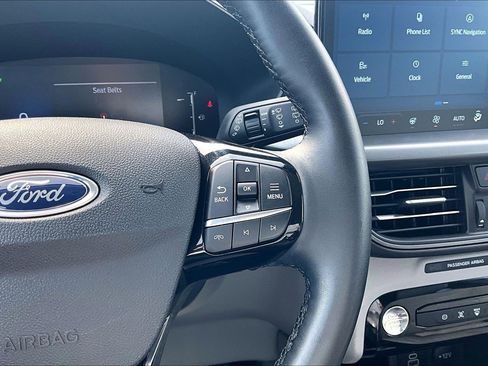 Certified 2025 Ford Escape SE FWD image 19