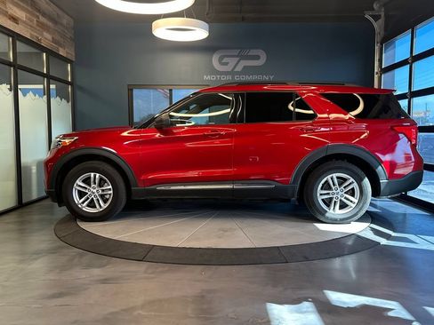 Used 2020 Ford Explorer XLT w/ Equipment Group 202A AWD/4WD image 6