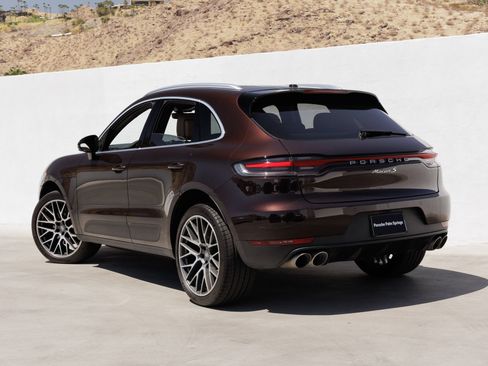 Certified 2021 Porsche Macan S AWD/4WD image 3