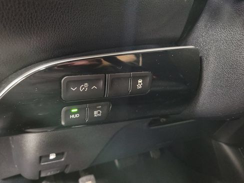Used 2017 Toyota Prius Four w/ Advanced Technology Package FWD image 25