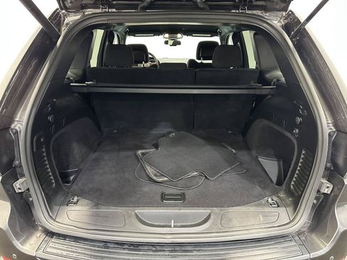 Used 2021 Jeep Grand Cherokee Laredo w/ Security & Convenience Group AWD/4WD image 29