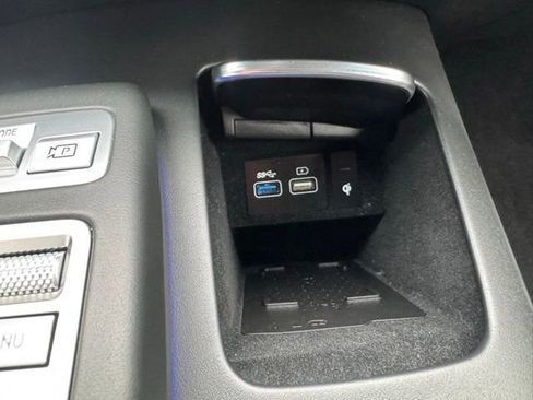 Used 2023 Genesis GV70 2.5T Sport Prestige w/ Sport Prestige Package image 35