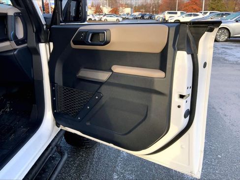 Used 2023 Ford Bronco Wildtrak image 22