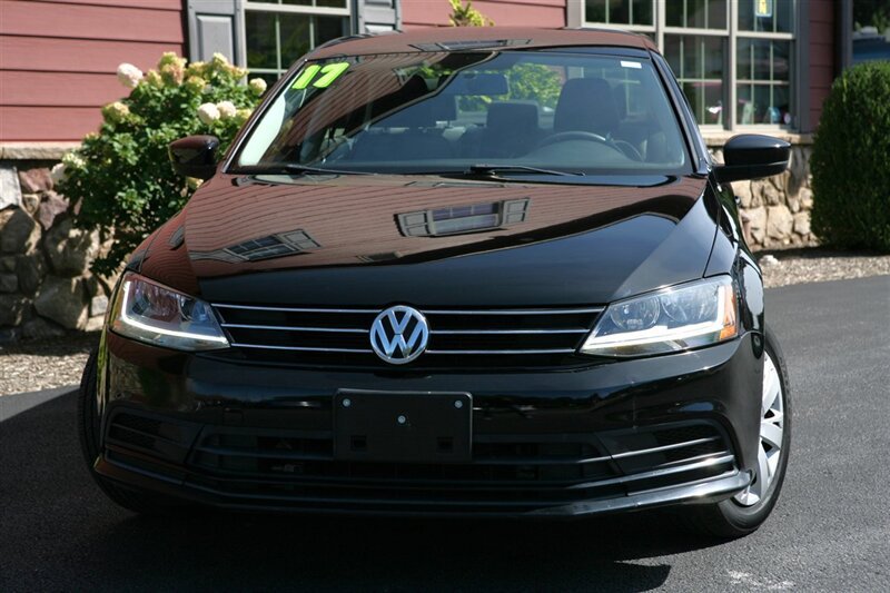 Used 2017 Volkswagen Jetta S FWD image 2