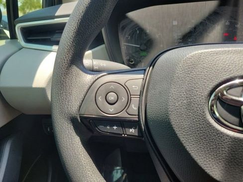 Used 2025 Toyota Corolla LE image 15