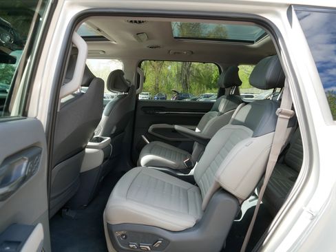 Used 2024 Kia EV9 Land AWD/4WD image 35