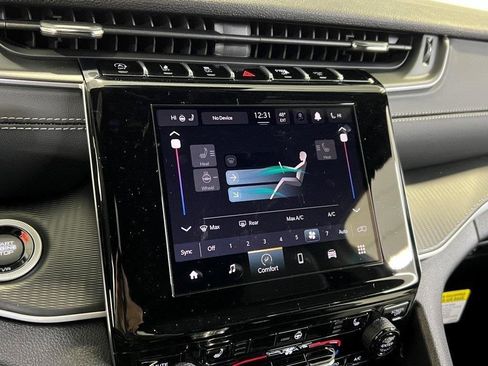 New 2025 Jeep Grand Cherokee Altitude w/ Trailer Tow Package image 36