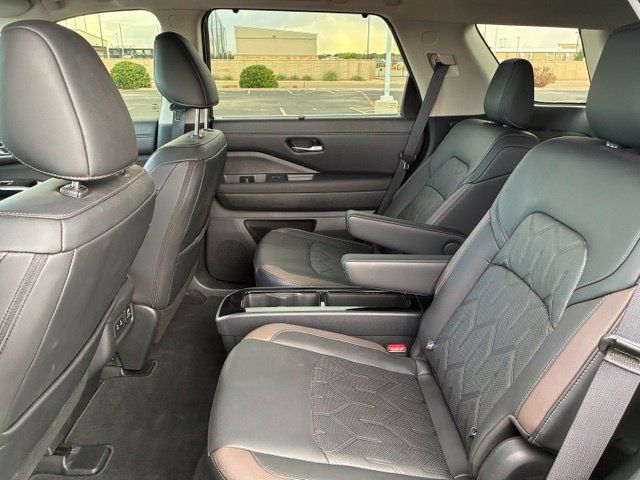 Certified 2026 Nissan Pathfinder Platinum FWD image 12