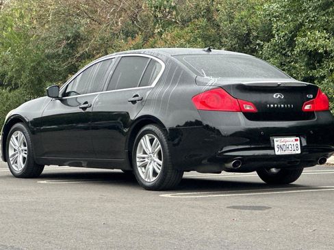 Used 2013 INFINITI G37 Journey w/ Premium Pkg image 6