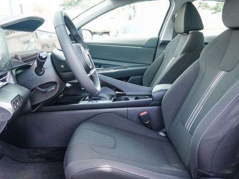 Certified 2025 Hyundai Elantra SEL FWD image 24