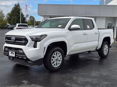 New 2025 Toyota Tacoma SR5 image 7