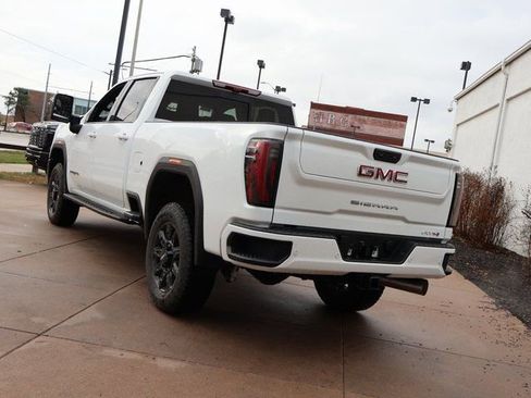 New 2026 GMC Sierra 2500 AT4 w/ AT4 Premium Plus Package AWD/4WD image 3
