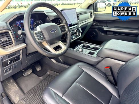 Used 2024 Ford Expedition XLT image 11