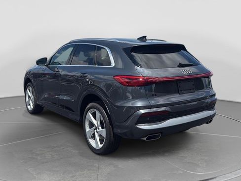 Used 2025 Audi Q5 Premium Plus w/ Premium Plus AWD/4WD image 3