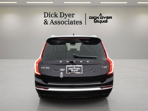 Certified 2025 Volvo XC90 T8 Plus w/ Protection Package Premier image 10