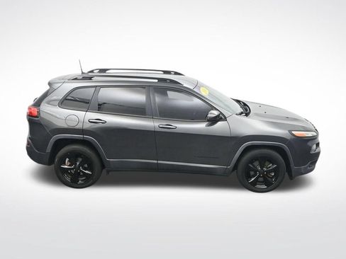Used 2016 Jeep Cherokee Latitude FWD image 26